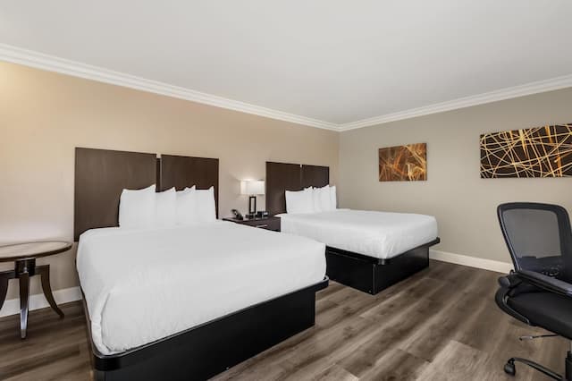 貝斯特韋斯特普拉斯洛杉磯米德頓飯店-標準客房, 2 張加大雙人床, 冰箱和微波爐, 邊間-2