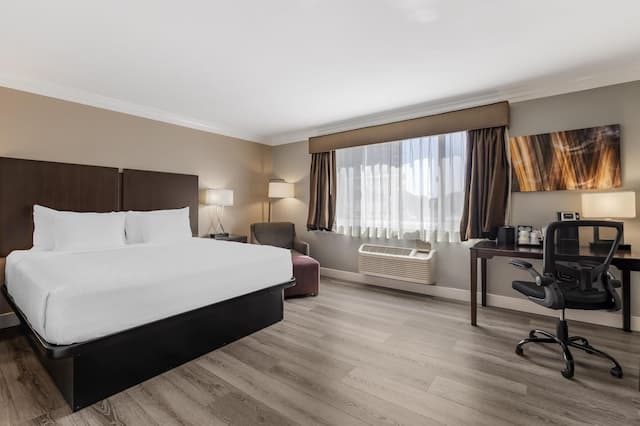 貝斯特韋斯特普拉斯洛杉磯米德頓飯店-標準客房, 1 張特大雙人床, 無障礙, 浴缸-1