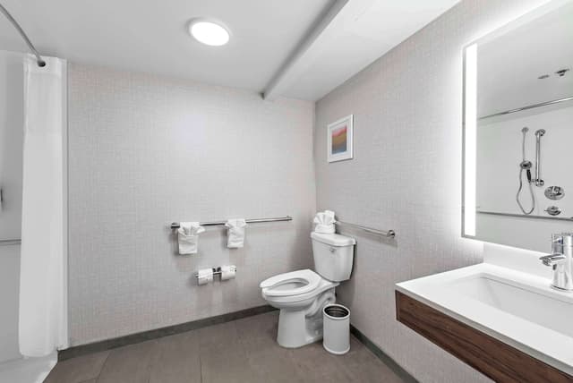 加利福尼亞洛杉磯機場歡朋飯店-客房, 1 張特大雙人床 (Hearing)-6