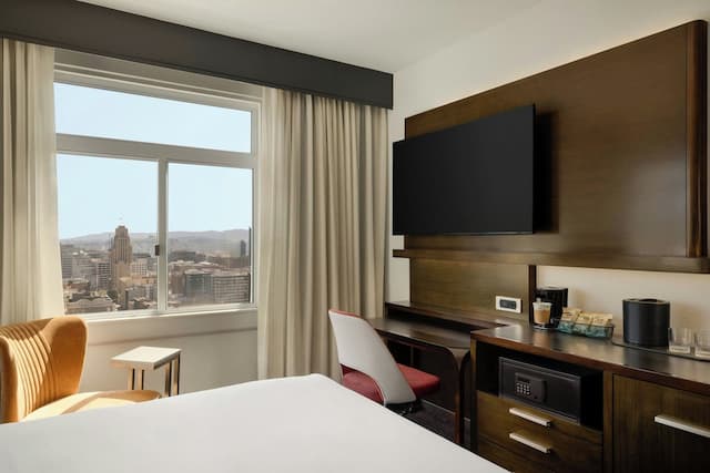 コートヤード・サンフランシスコ・ユニオンスクエア-ルーム キングベッド 1 台 シティビュー (Mobility/Hearing Accessible, Tub)-5