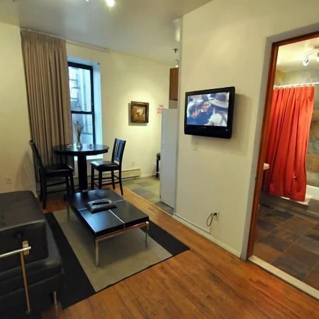 오프 소호 스위트 호텔-Shared Bathroom Economy Suite-10