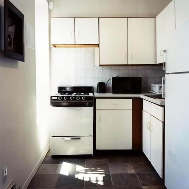 오프 소호 스위트 호텔-Shared Bathroom Economy Suite-8