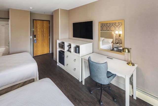 Hotel Seward-Deluxe Double Queen-2