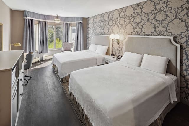 Hotel Seward-Deluxe Double Queen-1