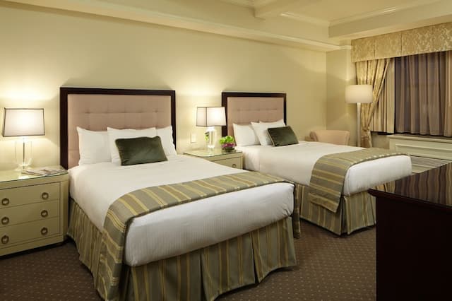 ワーウィック ニューヨーク-プレミア ルーム ダブルベッド 2 台-3