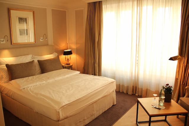 Hotel München Palace-Classic Room-4