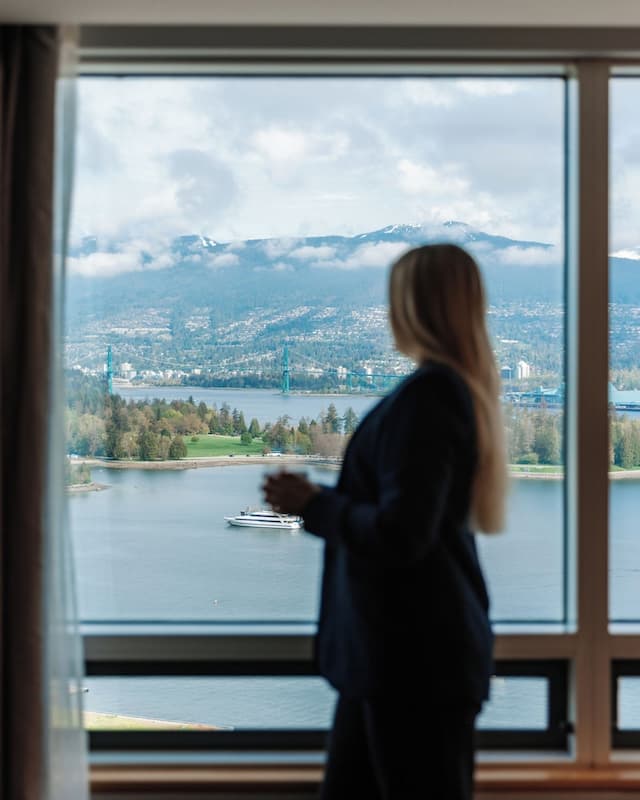 Pan Pacific Vancouver-Deluxe Room, 1 King Bed, Harbor View-6