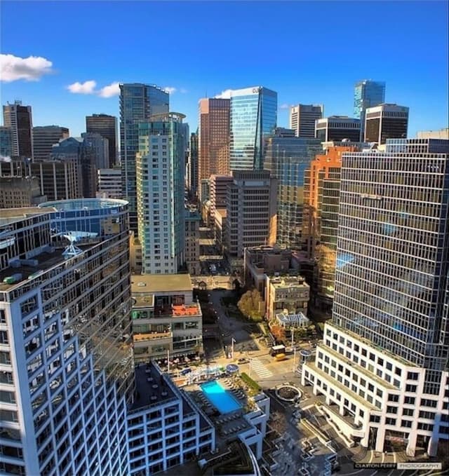 Pan Pacific Vancouver-Deluxe Room, 1 King Bed, City View-5