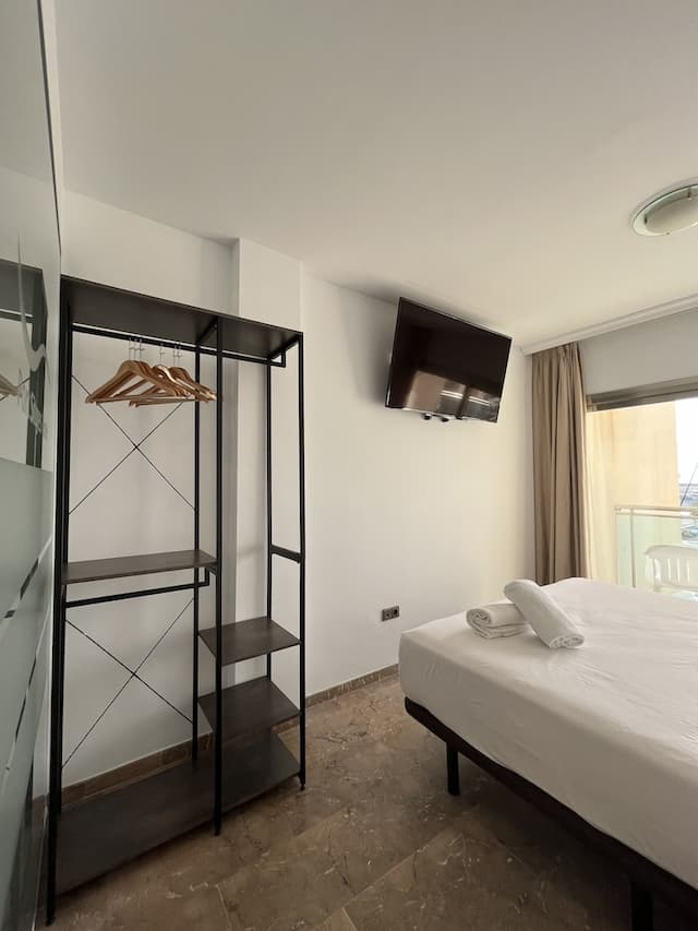 錫切斯港口酒店-客房, 露台, 海濱風景-3