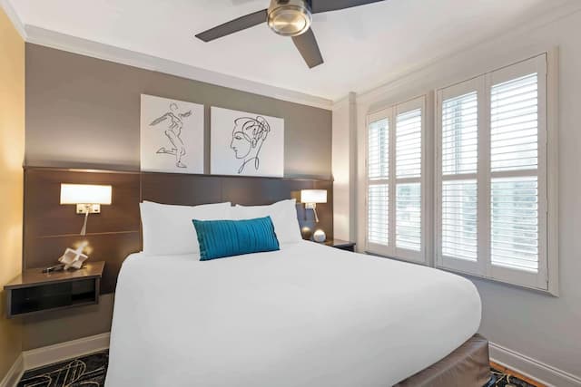 Best Western Plus Hawthorne Terrace Hotel-Suite, 1 King Bed, Non Smoking, Kitchenette (with Sofabed)-2