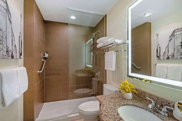 Best Western Plus Hawthorne Terrace Hotel-Standard Room, 2 Double Beds, Non Smoking, Microwave-5