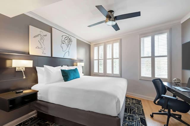 Best Western Plus Hawthorne Terrace Hotel-Suite, Multiple Beds, Accessible, Non Smoking (with Sofabed)-2