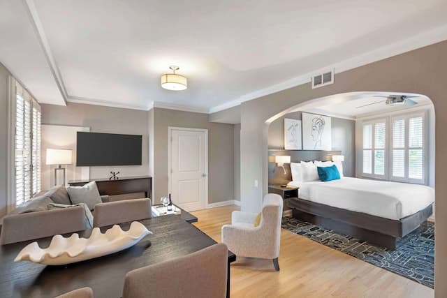 Best Western Plus Hawthorne Terrace Hotel-Suite, Multiple Beds, Accessible, Non Smoking (with Sofabed)-1