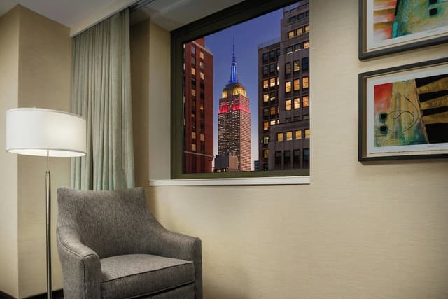 Courtyard by Marriott New York Manhattan/Times Square-Room, 1 King Bed-9