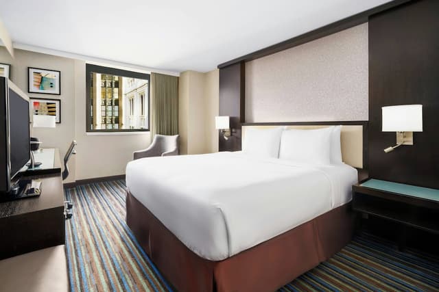 Courtyard by Marriott New York Manhattan/Times Square-Room, 1 King Bed-10