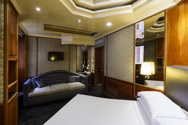 Valadier Hotel-标准三人房-1