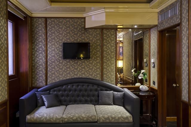 Valadier Hotel-标准三人房-5