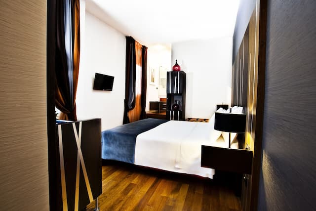 Valadier Hotel-高级三人房-1