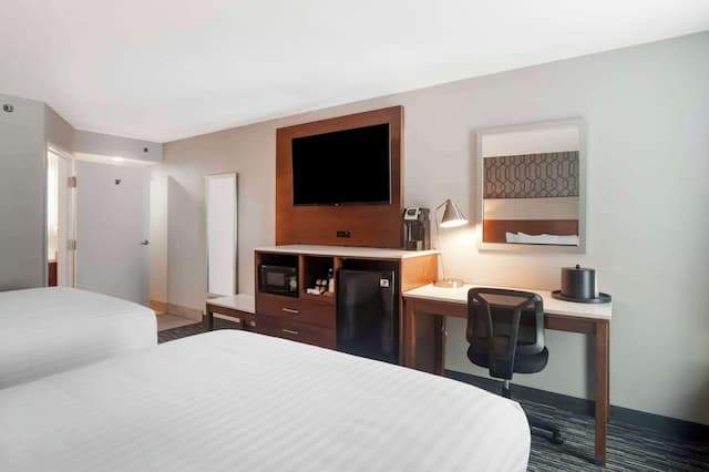 貝斯特韋斯特普拉斯商務酒店-標準客房, 2 張加大雙人床, 非吸煙房, 雪櫃和微波爐-3