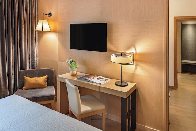 스타호텔 메트로폴-스위트-21