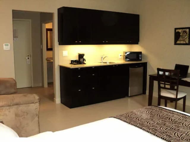 阿斯托里亞活動場地酒店-套房, 1 張加大雙人床, 小廚-5