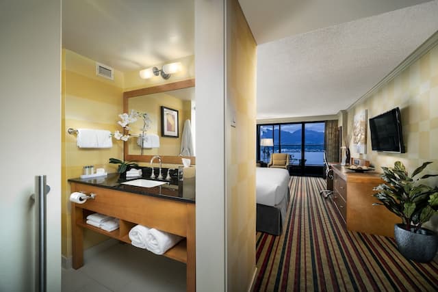 피나클 호텔 하버프런트-프리미엄룸, 킹사이즈침대 1개, 항구 전망-3