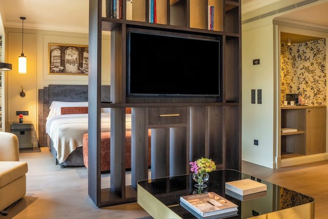 El Avenida Palace Hotel-Junior Suite-8