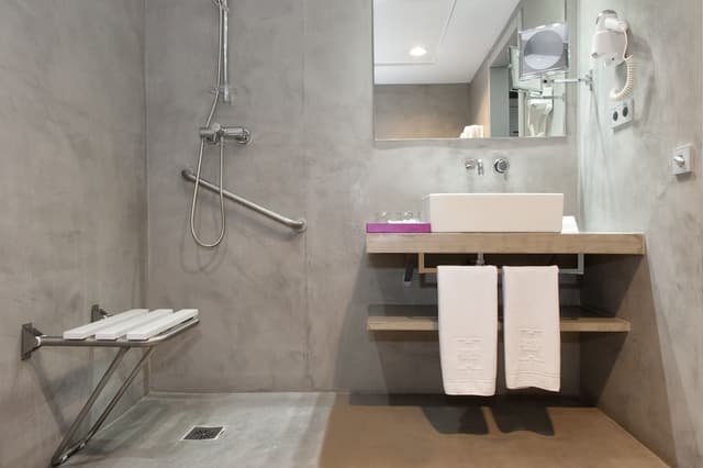 Hotel Zenit Conde de Orgaz-Double Room Single Use-4