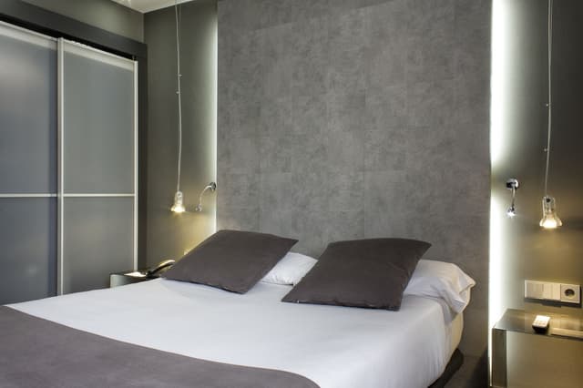 Hotel Zenit Conde de Orgaz-Standard Double or Twin Room-2
