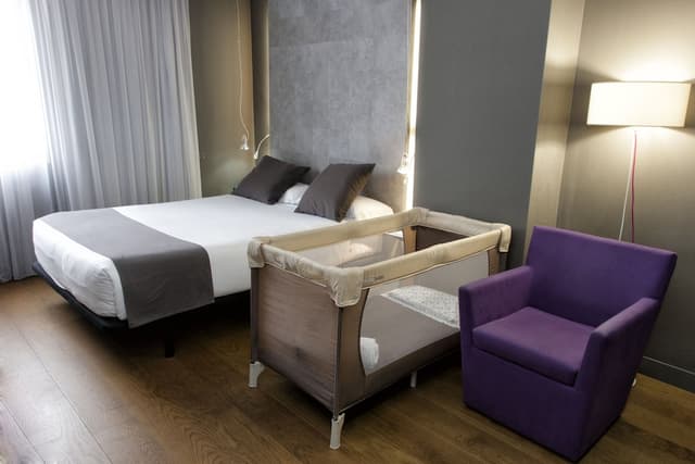 Hotel Zenit Conde de Orgaz-Triple Room-3