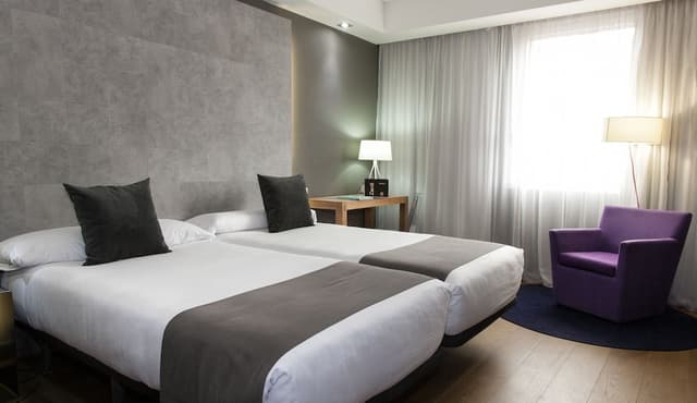 Hotel Zenit Conde de Orgaz-Standard Double or Twin Room-4