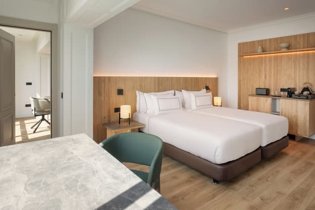 Melia Madrid Barajas-Grand Suite, The Level-6