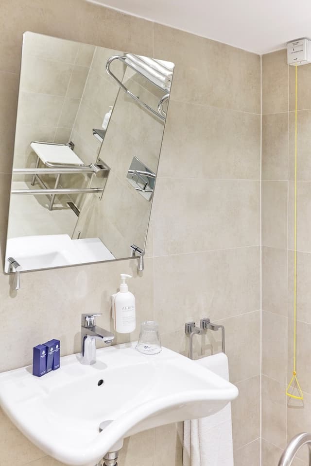 コナック ホテル タクスィム-ダブルルーム 車いす対応-10