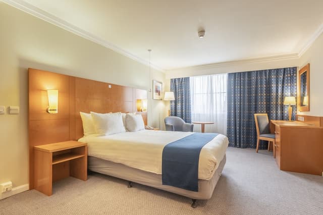 ホリデイ イン ロンドン - サットン by IHG-スタンダード ルーム クイーンベッド 1 台-4