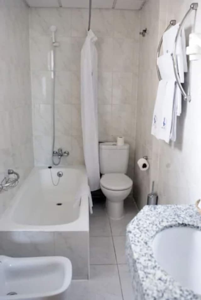 람블러스 바르셀로나-싱글룸-3