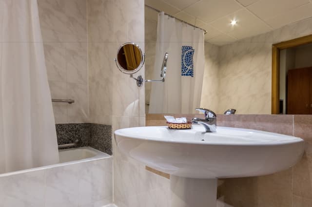 람블러스 바르셀로나-싱글룸-5