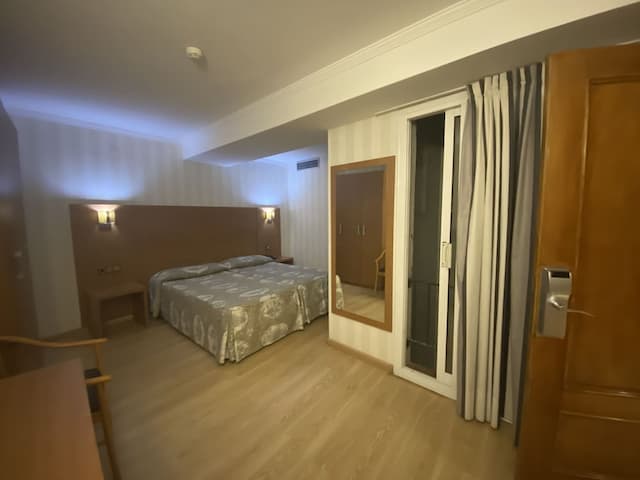 람블러스 바르셀로나-더블룸 (Interior)-1