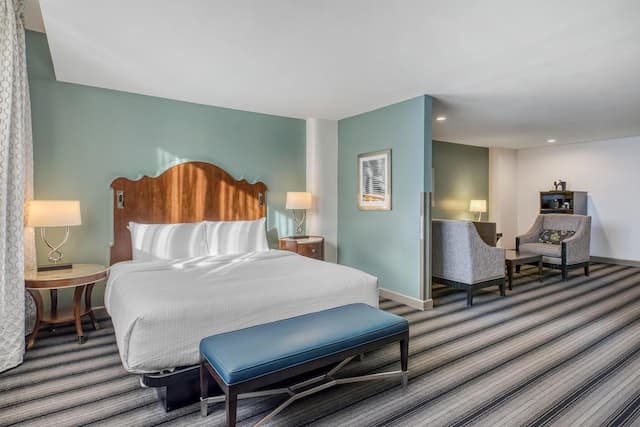 ベストウェスタン リバー ノース ホテル-デラックス スイート キングベッド 1 台 バリアフリー 禁煙 (Walk-in Shower;with Sofabed)-2