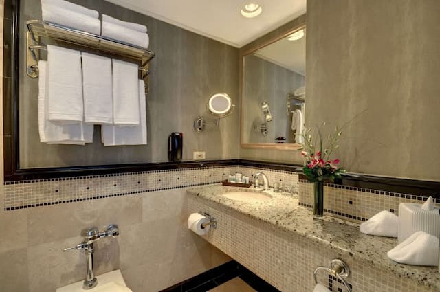 懷特霍爾飯店 - 貝斯特韋斯特頂級精選飯店-標準客房, 1 張特大雙人床, 非吸煙房-3