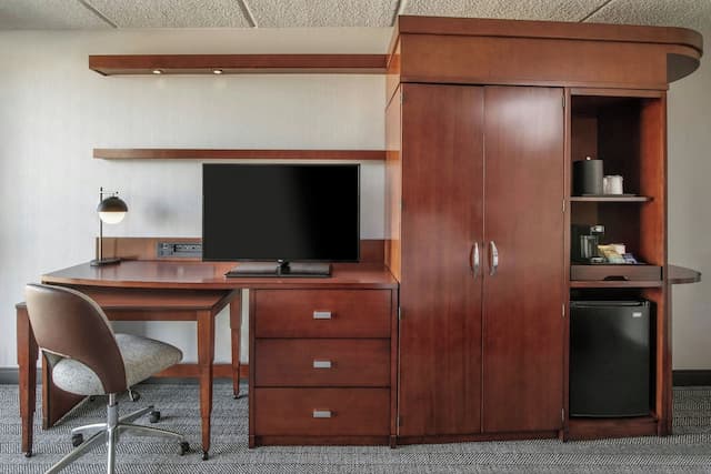 Courtyard by Marriott Los Angeles Pasadena/Monrovia-Room, 2 Queen Beds-7