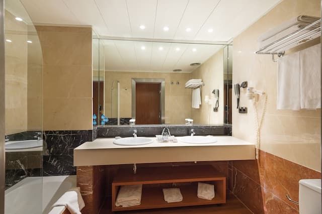 カタロニア ディアゴナル セントロ-ファミリー ルーム (Premium 2 adults + 2 children)-5