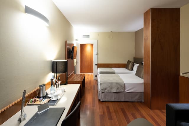 カタロニア ディアゴナル セントロ-スーペリア シングルルーム-4