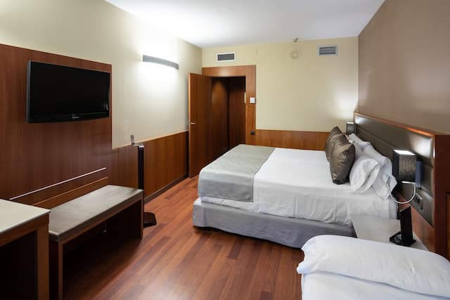 カタロニア ディアゴナル セントロ-トリプルルーム (2 adults + 1 children)-4