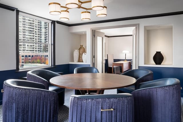 奧靈頓/埃文斯頓希爾頓飯店-總統套房, 1 張特大雙人床-1