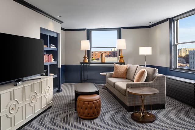 奧靈頓/埃文斯頓希爾頓飯店-套房, 1 張特大雙人床-4