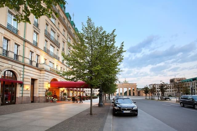 凱賓斯基阿德龍酒店-Superior Deluxe Zimmer (Unter den Linden Blick)-8