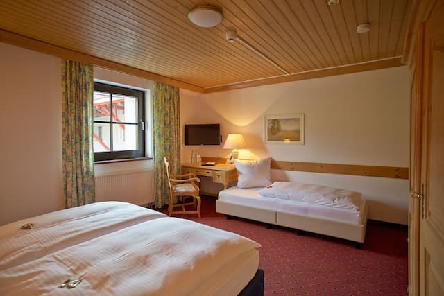 호텔 자우에를라허 포스트-클래식 트리플룸-5