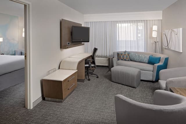 休士頓韋斯特查斯萬怡酒店-套房, 1 張特大雙人床及 1 張梳化床-5