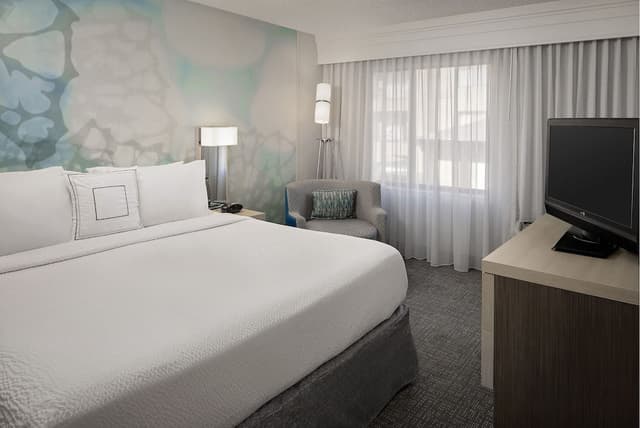 休士頓韋斯特查斯萬怡酒店-客房, 1 張特大雙人床及 1 張梳化床-4