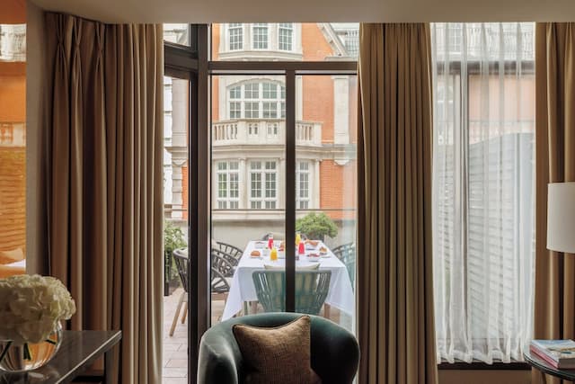 Four Seasons Hotel London at Park Lane-Studio Suite, Terrace-6